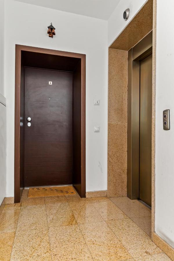 125 Sqm Family Friendly With Kids Room Bukarest Kültér fotó
