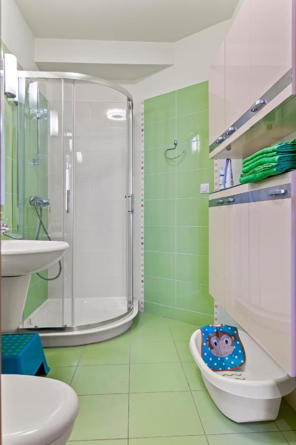 125 Sqm Family Friendly With Kids Room Bukarest Kültér fotó