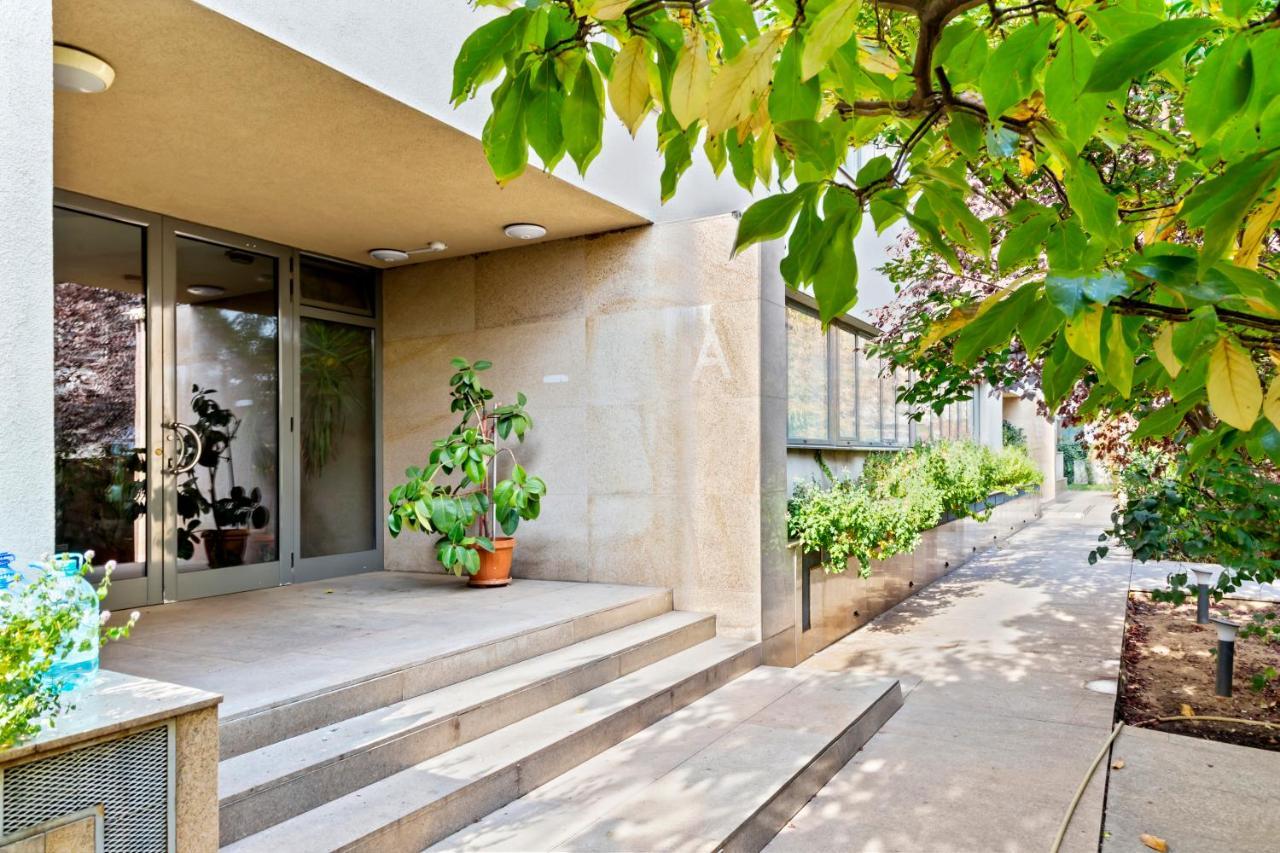 125 Sqm Family Friendly With Kids Room Bukarest Kültér fotó