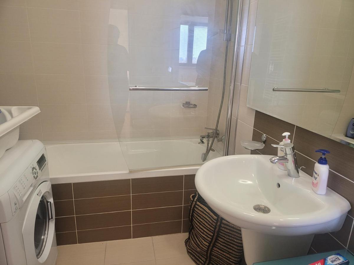 125 Sqm Family Friendly With Kids Room Bukarest Kültér fotó