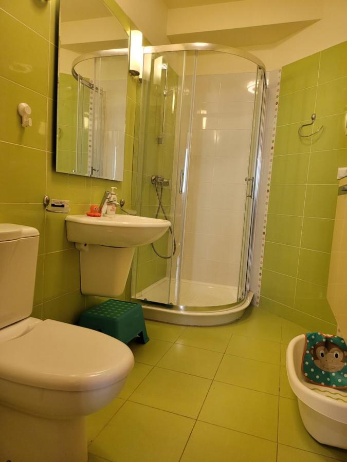 125 Sqm Family Friendly With Kids Room Bukarest Kültér fotó